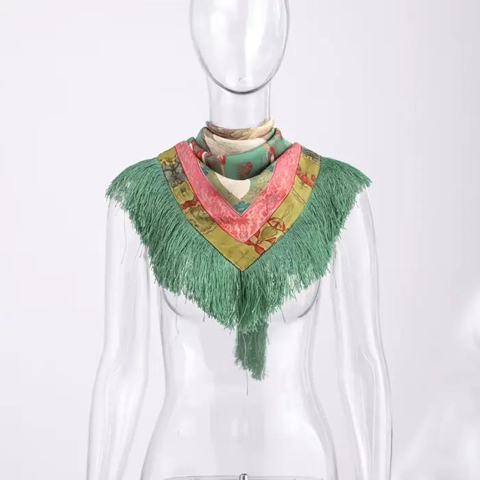 Foulard carré vintage en satin pour femme avec pompons, imprimé, collection Printemps-Été 2026, acce