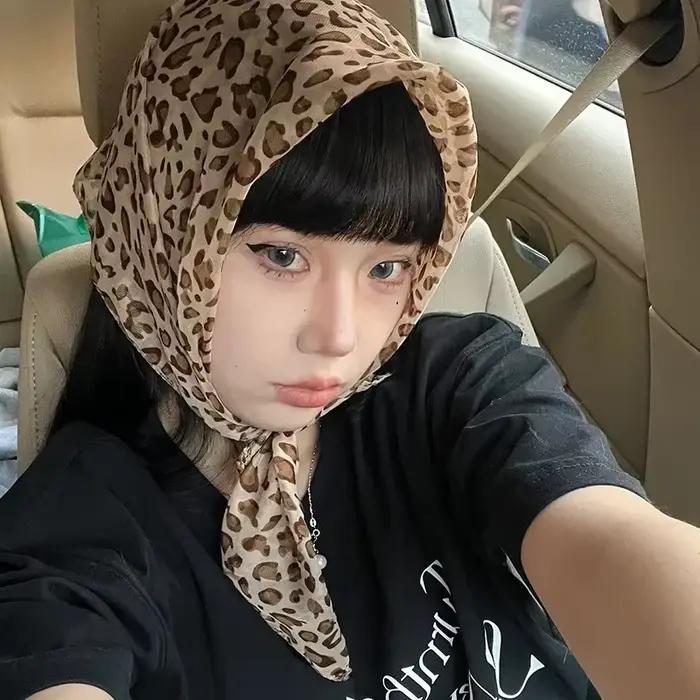 Foulard Carré Rétro Imprimé Léopard pour Femme