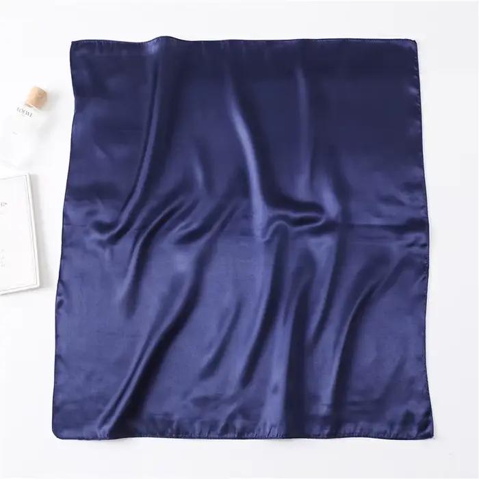 Foulard carré en soie pour femmes