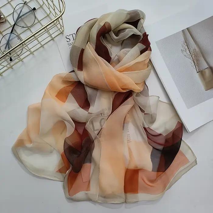 Foulard géométrique coloré pour femmes