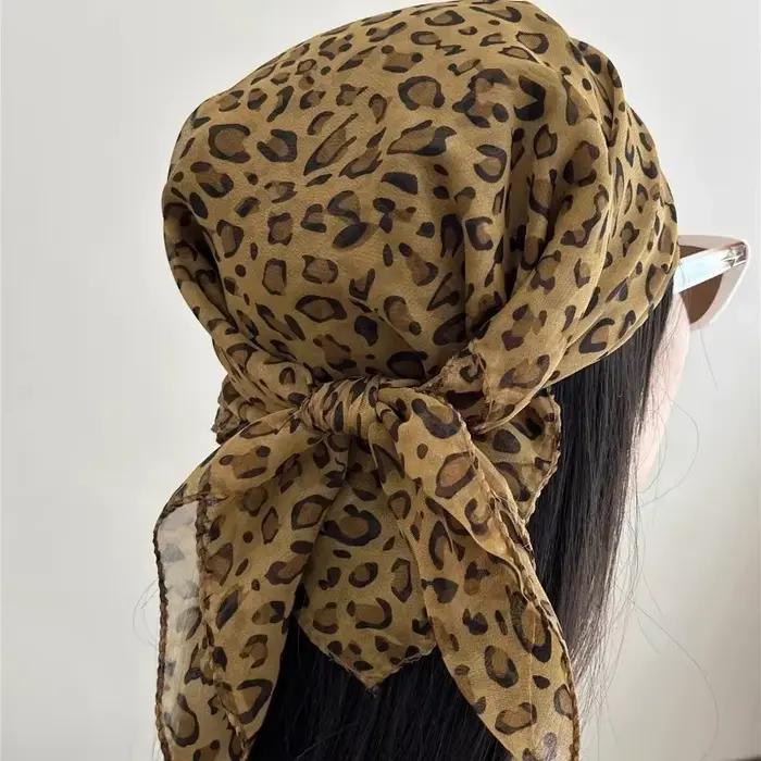 Foulard Carré Rétro Imprimé Léopard pour Femme