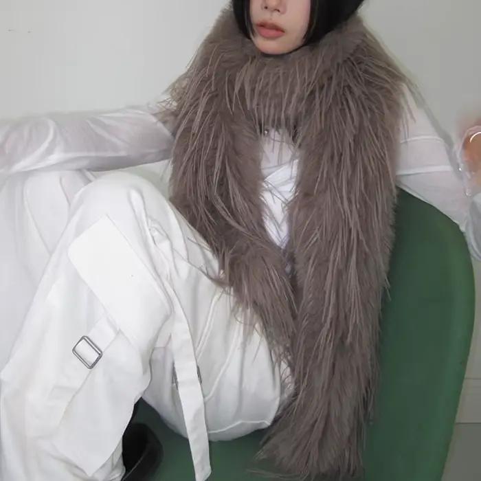 Écharpe à cheveux longs marron