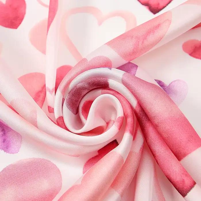 Foulard en soie polyester élégant avec motif animal de compagnie pour femmes, écharpe châle ou hijab pour occasions décontractées春夏秋冬季女士时尚丝质方巾动物图案大方头巾丝巾围巾