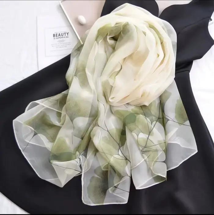 Élégant foulard de plage ultra-soyeux en fibre de polyester haut de gamme