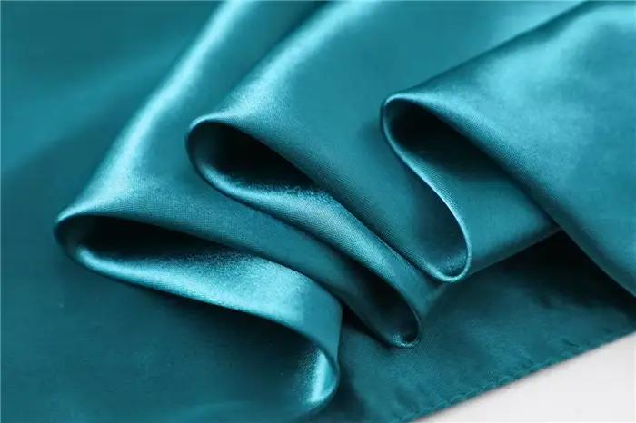 Foulard carré en soie pour femmes