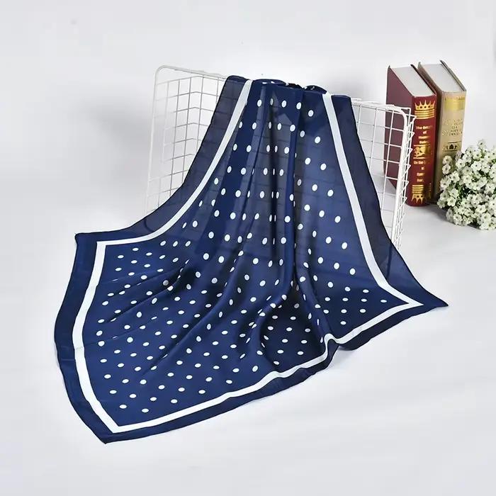 Foulard carré en soie imitée pour femmes musulmanes