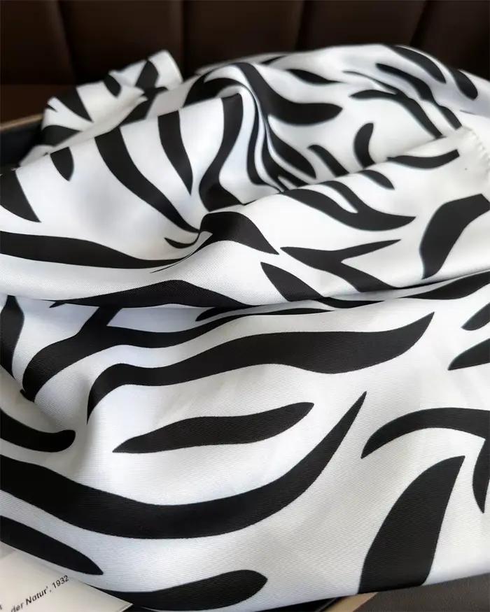 Foulard carré en soie à imprimé rayures zébrées 90*90cm pour femmes