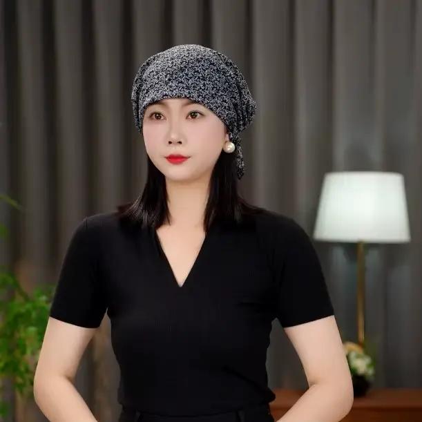 Chapeau-écharpe décontracté à motif floral