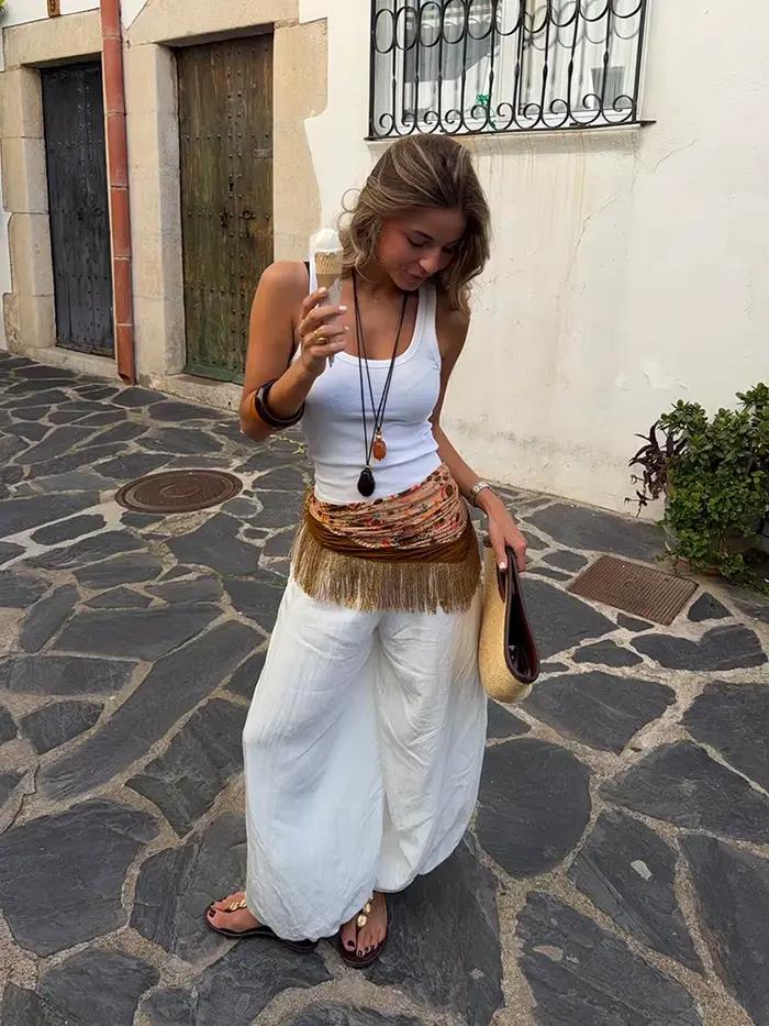 Écharpe carrée vintage en satin imprimée avec pompons pour femmes - Accessoire chic et polyvalent pour les vacances et les événements quotidiens