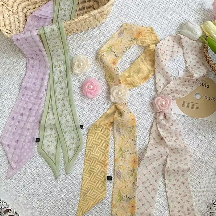 Écharpe longue détachable avec accents roses ; pour femmes