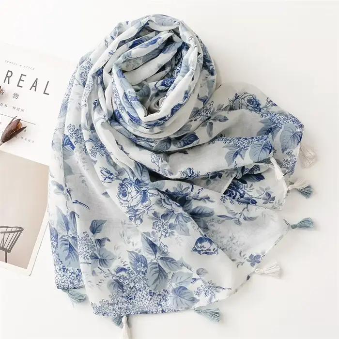 Classique bleu fleur imprimé écharpe élégant gland châle décontracté coupe-vent tête enveloppement Hijab crème solaire voyage serviette de plage pour les femmes