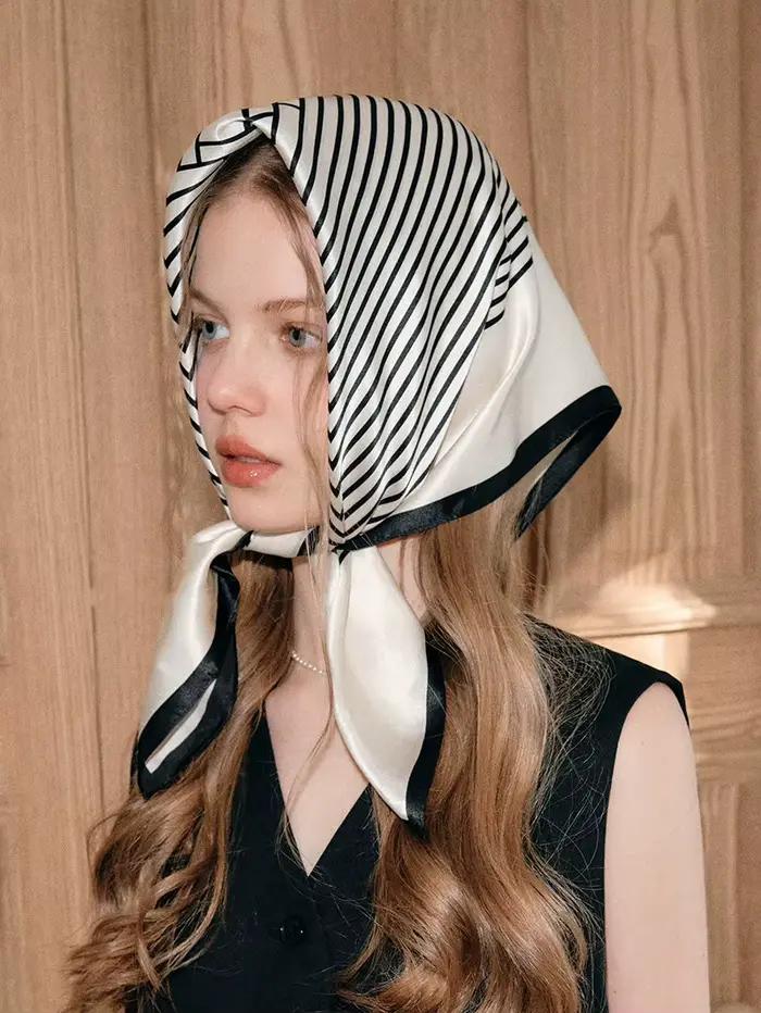 Écharpe rayée minimaliste nordique pour femme