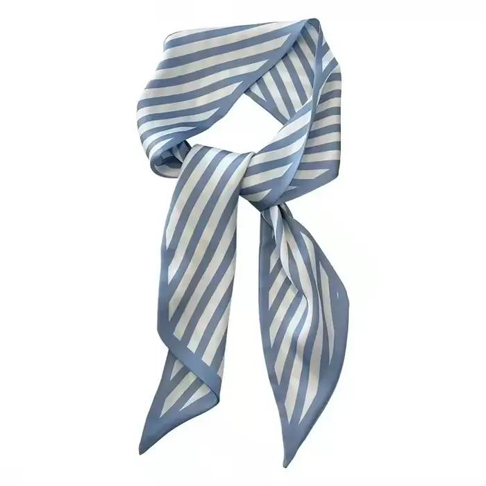Écharpe en soie de haute qualité de couleur bleu clair pour femme
