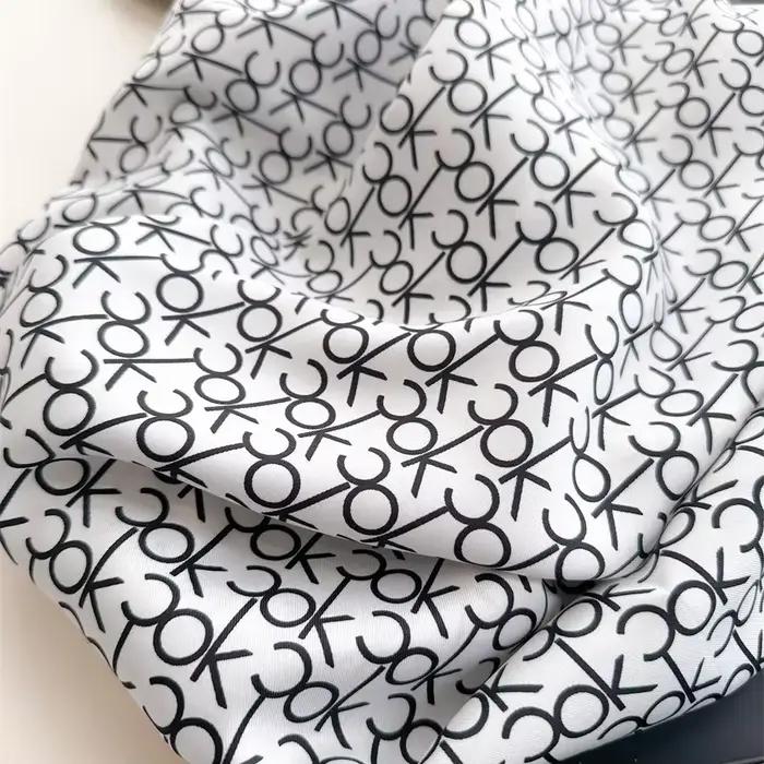 Foulard en polyester à lettres imprimées pour femmes, élégant et moderne, idéal pour toutes les occasions printanières et estivales