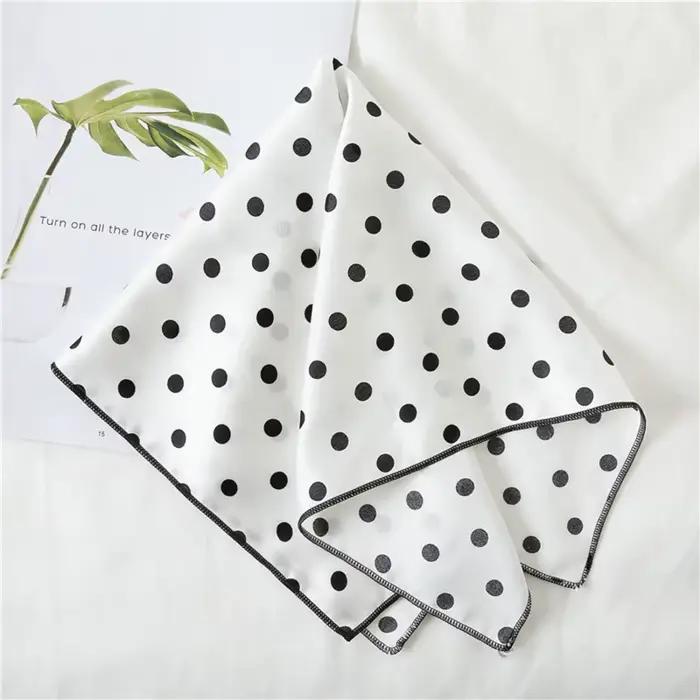 Petit Foulard Carré Imprimé à la Mode pour Femme