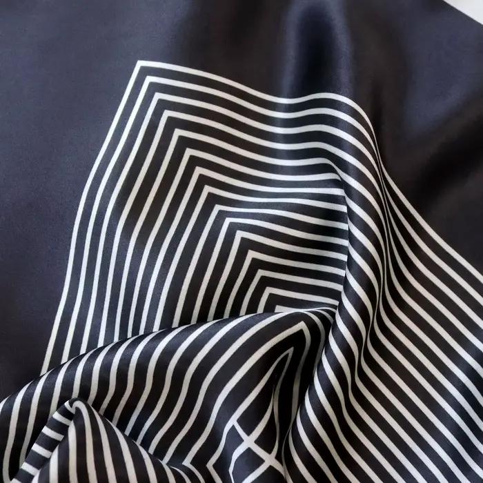 Foulard Vintage Noir Rayé Imprimé en Soie de Mûrier Accessoire de Costume Homme Occasions Spéciales Décontractées