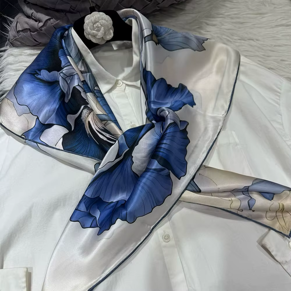 [BYSIFA] Foulard carré en soie 100% pour femme, bleu et blanc, pour le printemps, l'automne et l'hiv