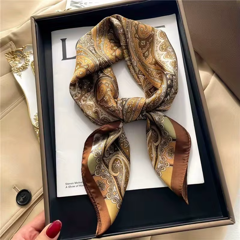 2025 nouvelle mode 70X70 cm imprimé femmes écharpe Pashmina foulard en soie carré châle décoratif ba