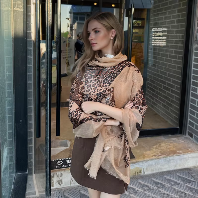 Écharpe de luxe à imprimé léopard pour femme, châle marron élégant, foulard tendance, accessoire de