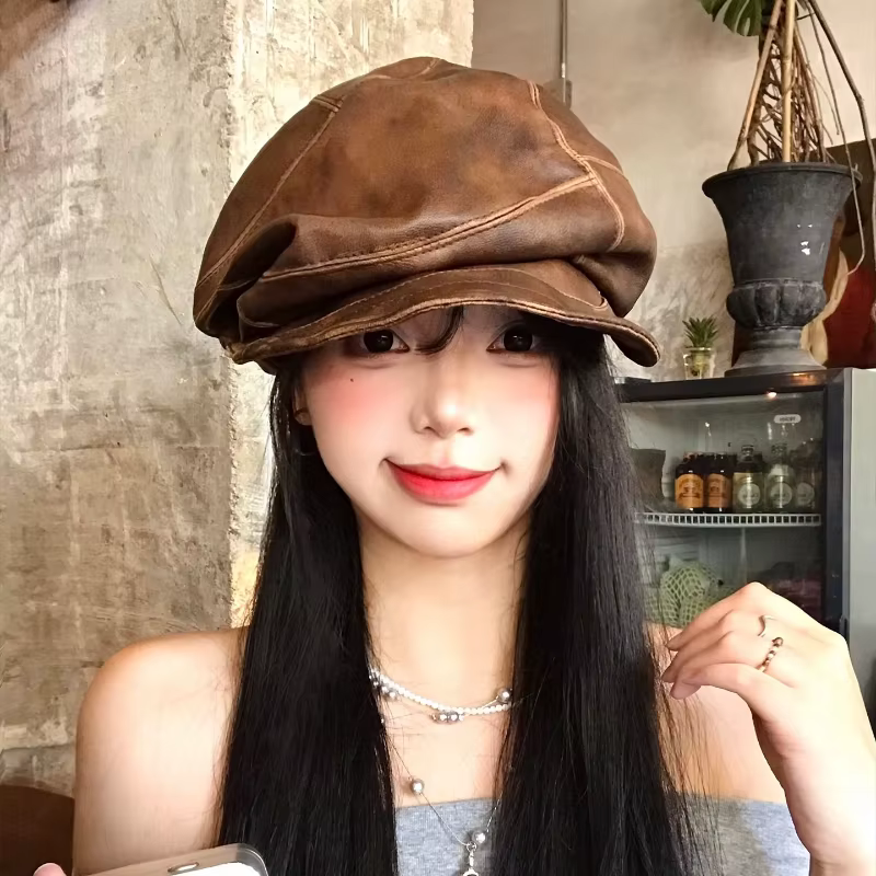 Bérets en cuir PU plissés personnalisés de Style Wasteland pour femmes, chapeaux de journal rétro br