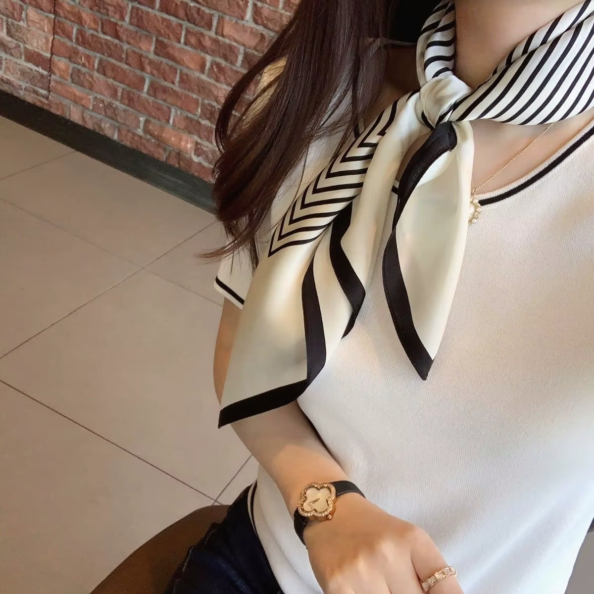 Femmes version coréenne de rayures simples brocart forgeage 70 cm petite écharpe carrée foulard foul