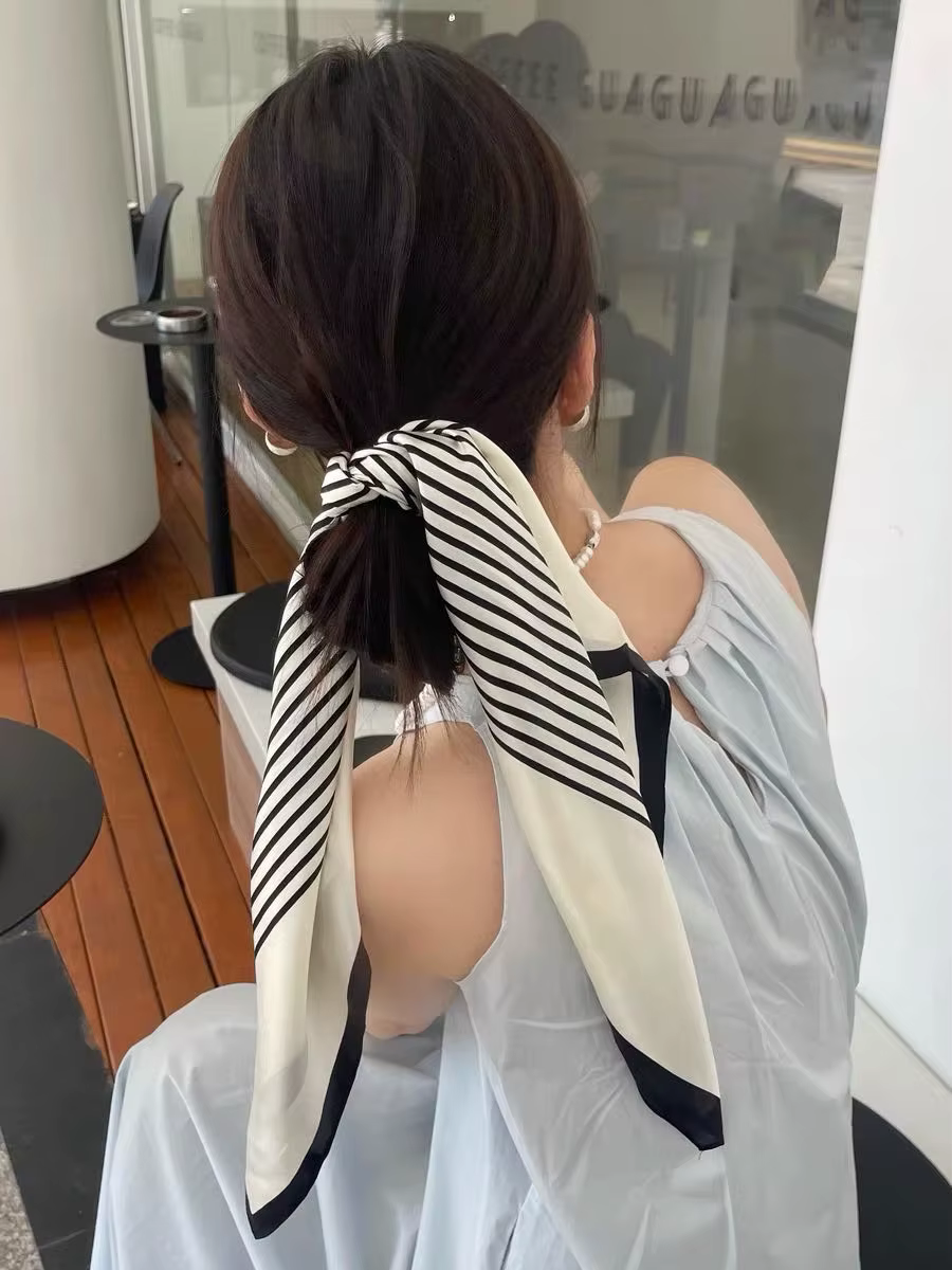Foulard en soie rayé noir et blanc pour femmes, foulard carré à la mode, Design Simple, 100% soie de