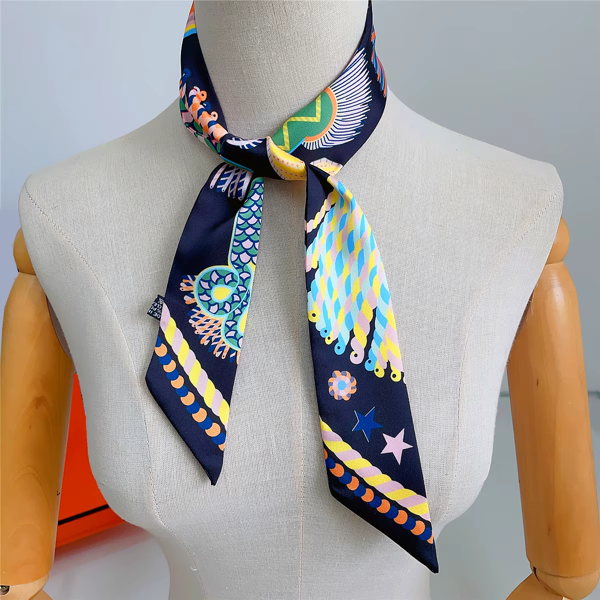 Marque Design sergé 100% Foulard en soie de luxe mode écharpe femmes Foulard maigre sac foulards nou