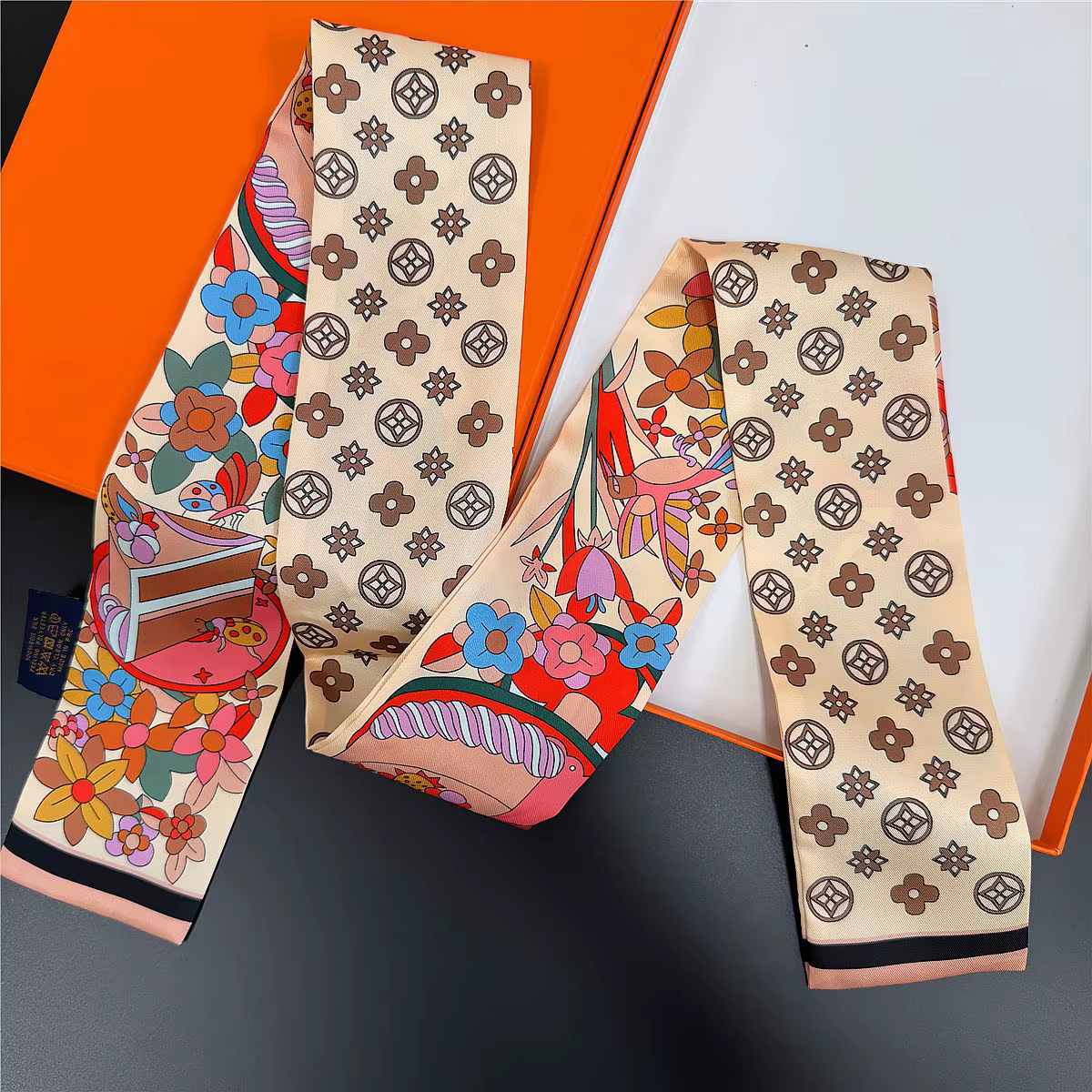 Foulard en soie polyvalent et élégant, Design d'angle 2025, accessoire de mode pour femmes, mouchoir