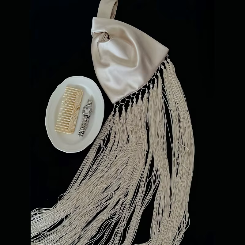 Écharpe en satin à franges et pompons, longue et fluide, couleur unie, ceinture de taille, cape, cei