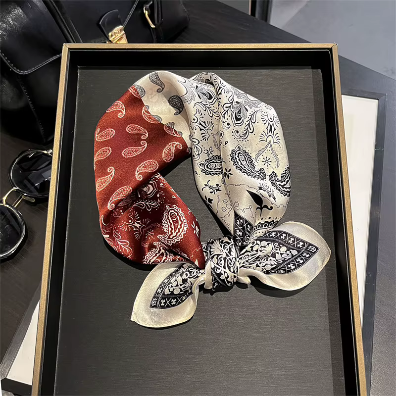 100% foulard en soie Bandana femmes foulards carrés foulard Paisley mûrier soie sac poignée cravate