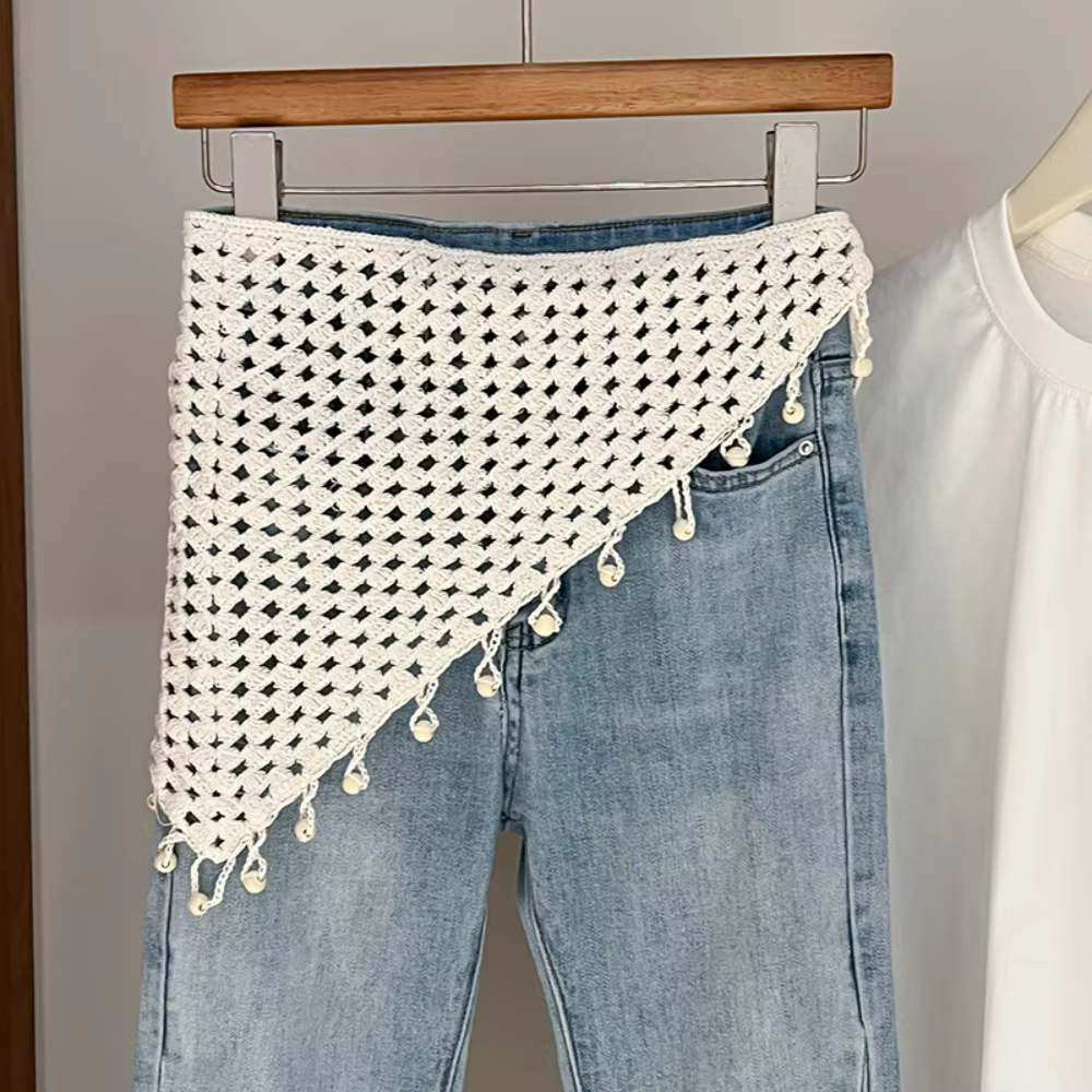 Écharpe triangulaire tricotée à pompons style bohème, châle en dentelle ajourée exotique style campa