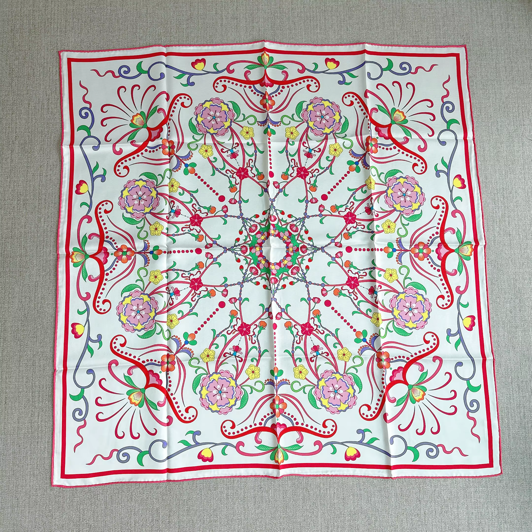 Foulard 100% Soie Rose Brumeux de Luxe, Foulard de Créateur 90cm, Hijabs et Châles pour Femmes Éléga