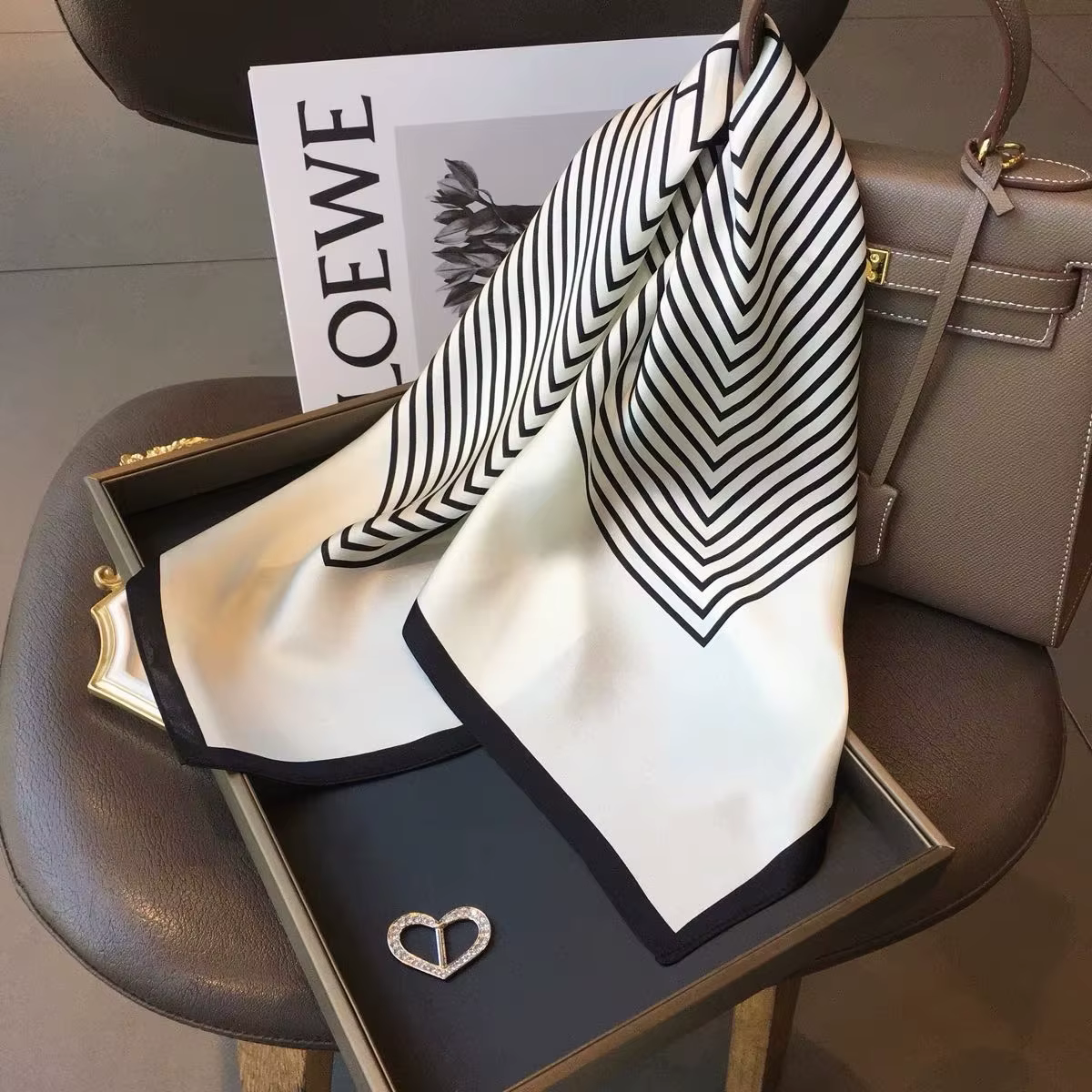 Foulard en soie rayé noir et blanc pour femmes, foulard carré à la mode, Design Simple, 100% soie de