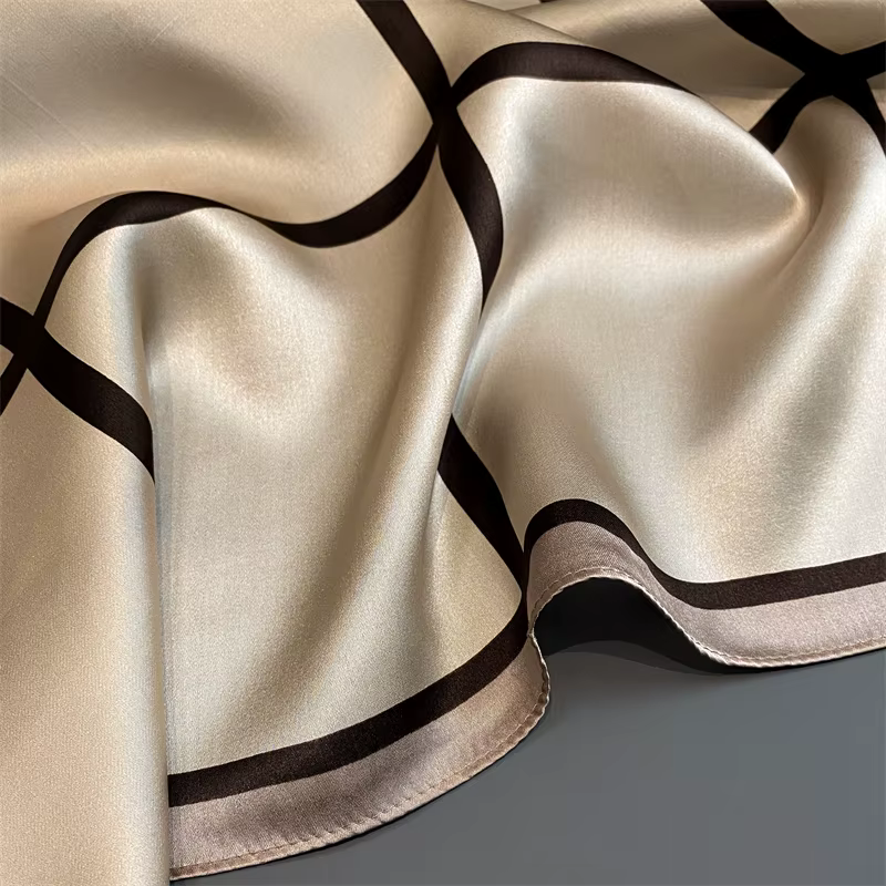 100% Foulard en soie véritable nouveau 70CM châle naturel enveloppes femmes dames mode foulards Foul