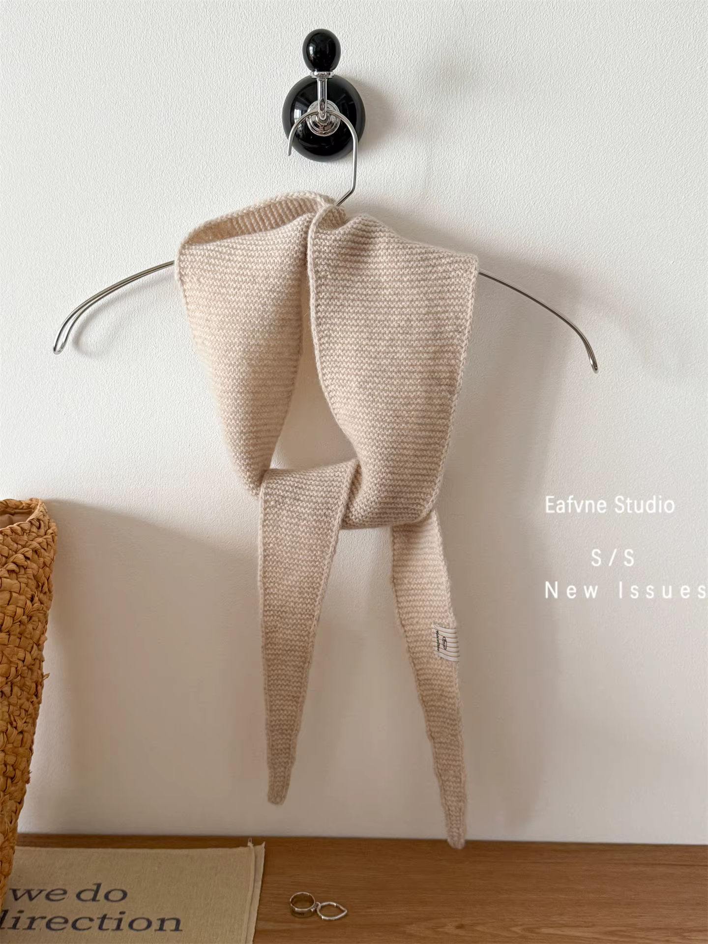 Sophie écharpe châle Croissant 100% laine Niche mince triangulaire longue bande petite écharpe femme