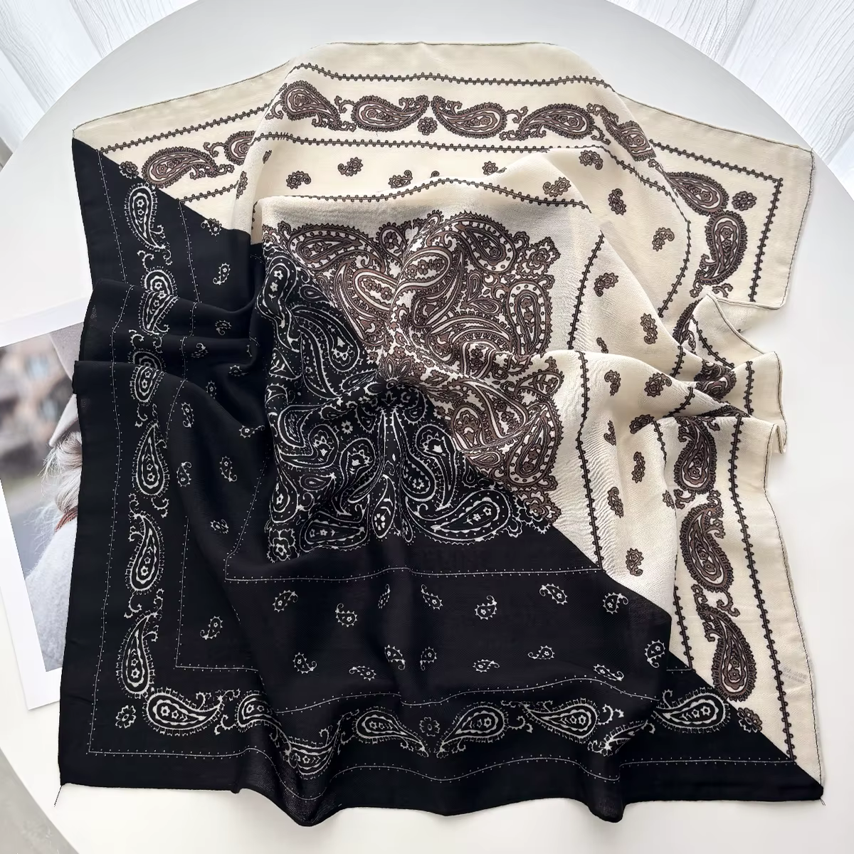 Foulard carré de luxe 70x70cm pour femmes, châle imprimé Paisley, chaînes, foulard élégant, Bandanas