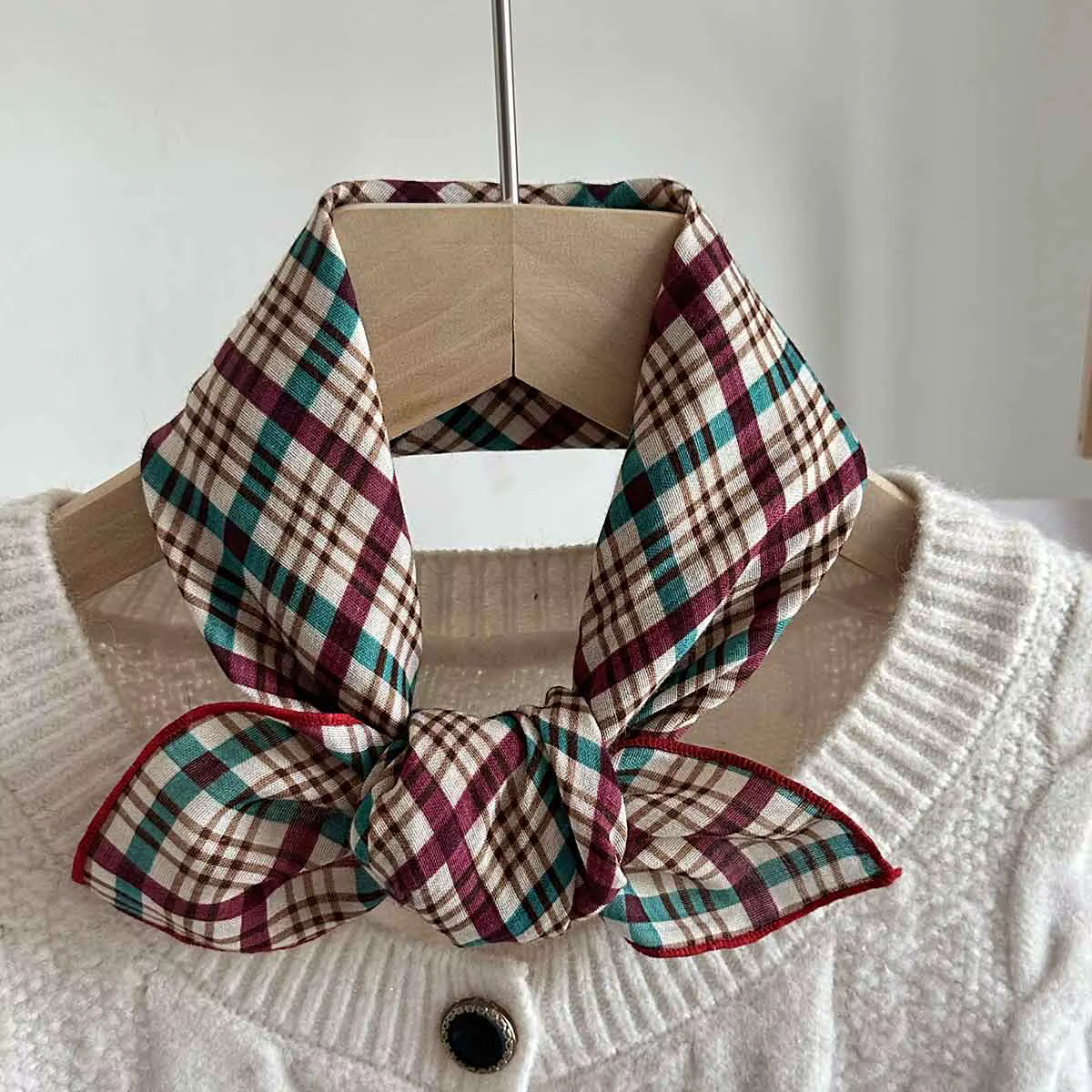 Printemps et été nouvelle petite écharpe en soie pour femmes, petite écharpe carrée bohème confortab