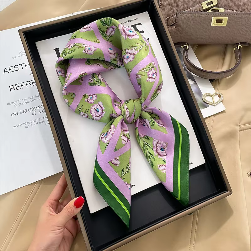 Interrupteur Foulard Carré à Imprimé Floral Violet pour Femme, Bandeau en Satin Doux, Sac à Mains, R