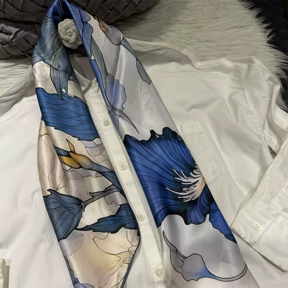 [BYSIFA] Foulard carré en soie 100% pour femme, bleu et blanc, pour le printemps, l'automne et l'hiv