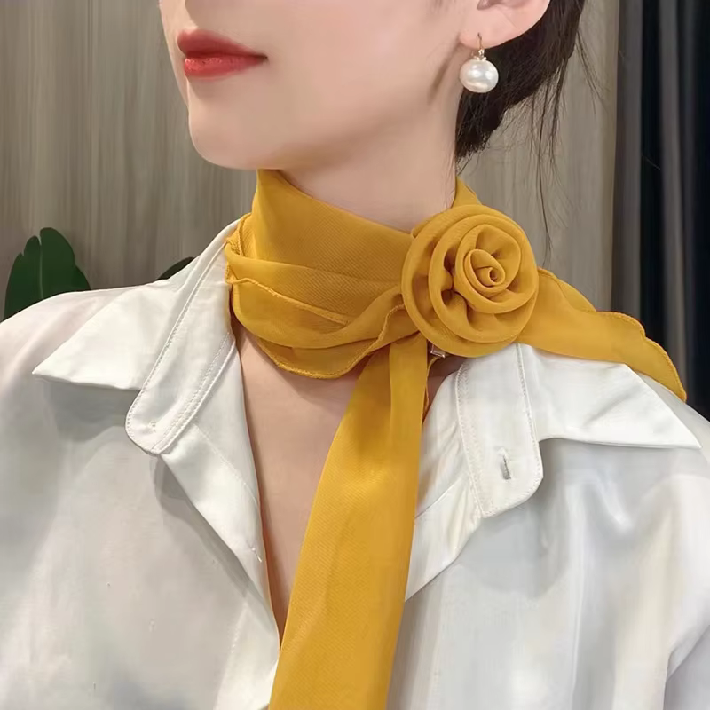 Écharpe en mousseline de soie à la mode, élégante et tendance, motif floral, châle polyvalent, décor