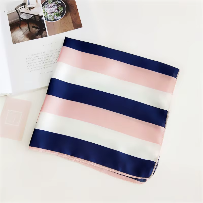 Foulard carré rayé pour femmes