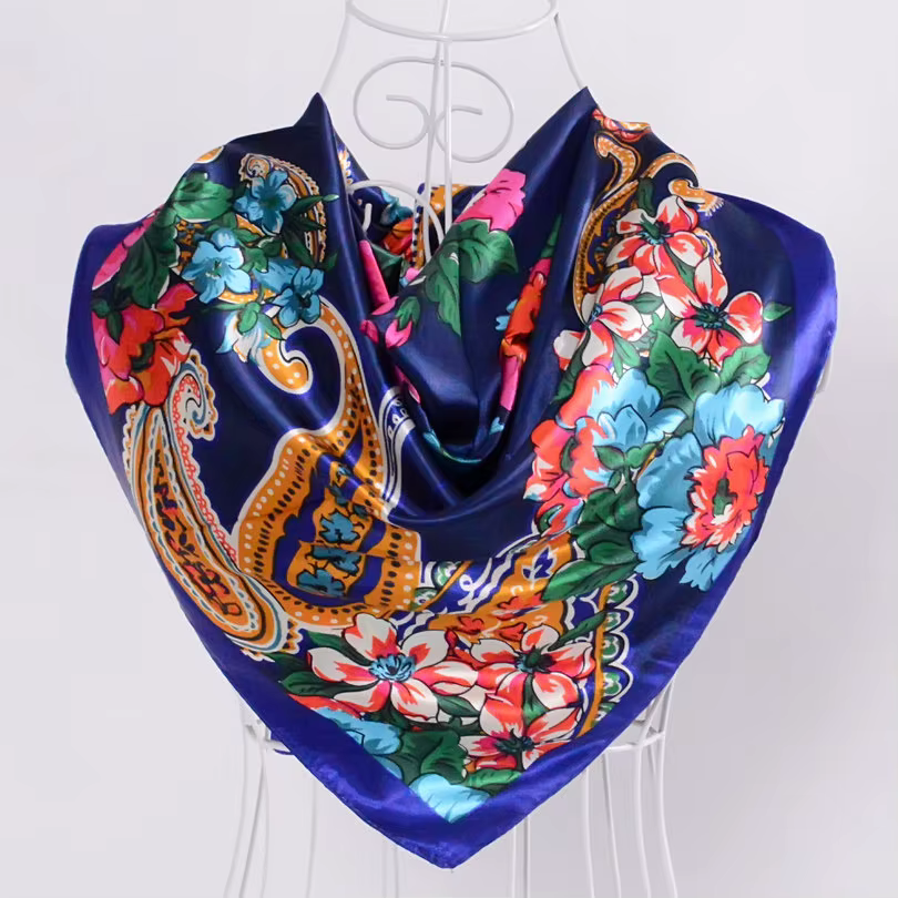 Écharpe Carrée Imprimée en Satin pour Femme