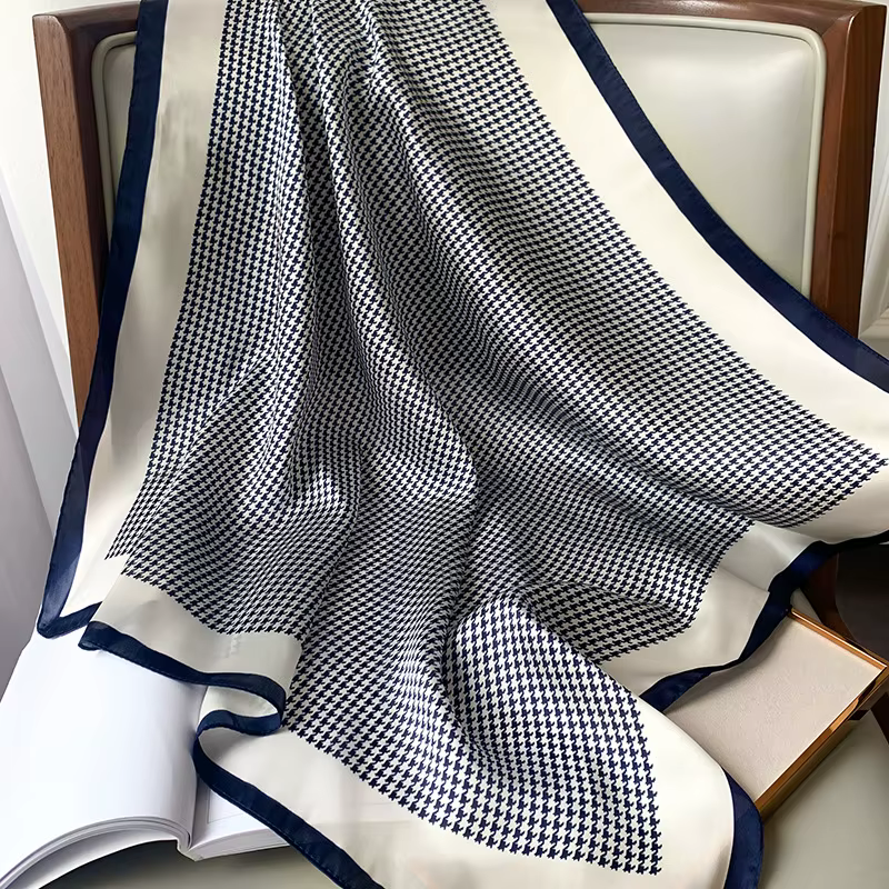 Foulards de mode pour femmes châle imprimé soie Satin Hijab écharpe femme Bandana 70*70 cm marque de luxe châles carrés écharpes pour dames