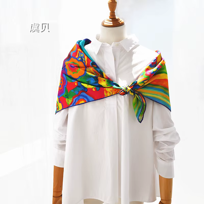 Foulard en soie naturelle imprimée colorée pour femmes