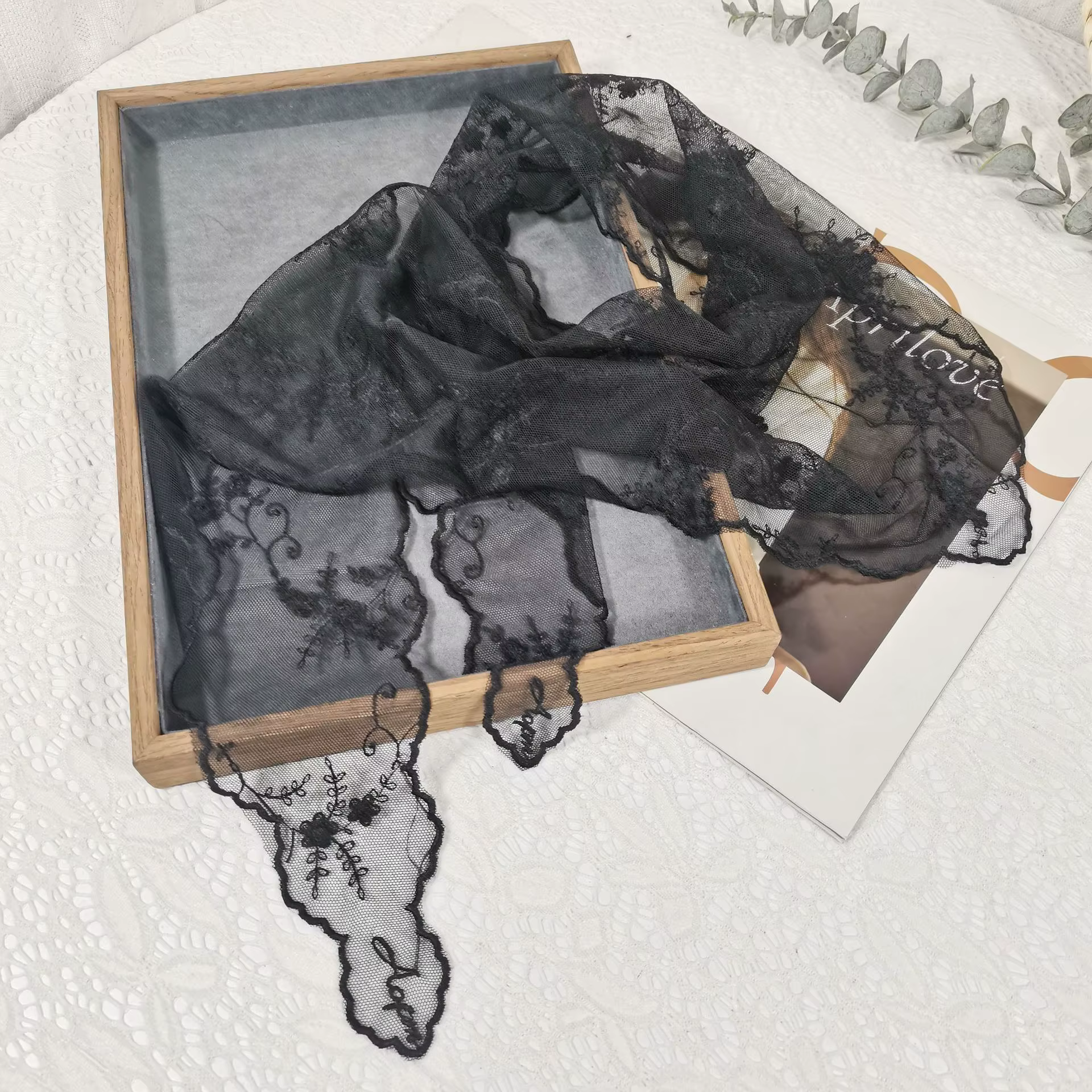 Foulard en soie brodé en dentelle pour femmes