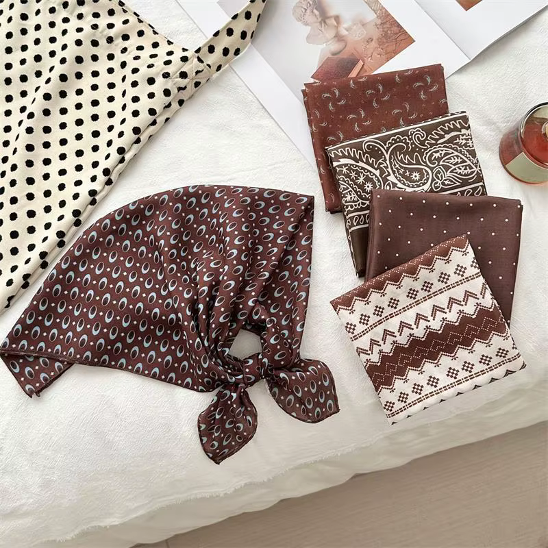 Foulard carré 55*55 cm en soie imprimée rétro pour femme