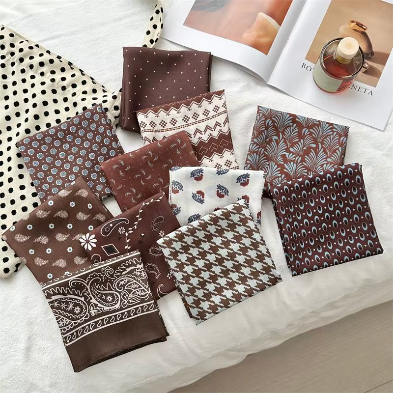Foulard carré 55*55 cm en soie imprimée rétro pour femme