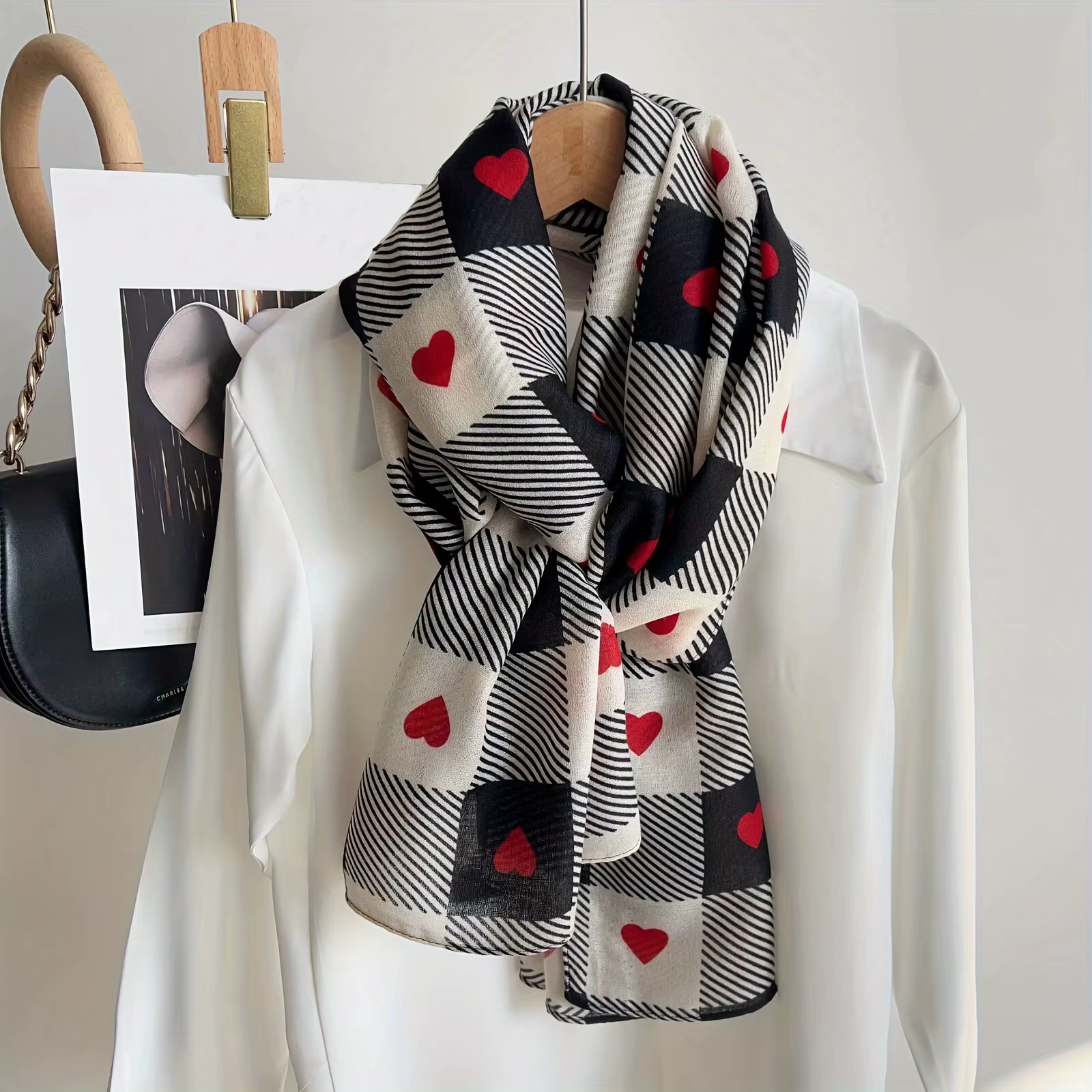 Écharpe à grille en forme de cœur d'amour