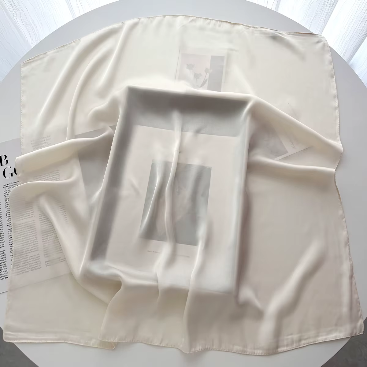 Petit foulard carré en Satin doux de 70cm