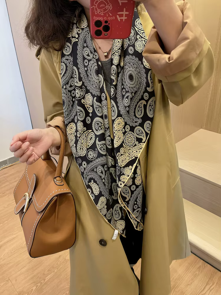 Foulard à motif floral pour femmes